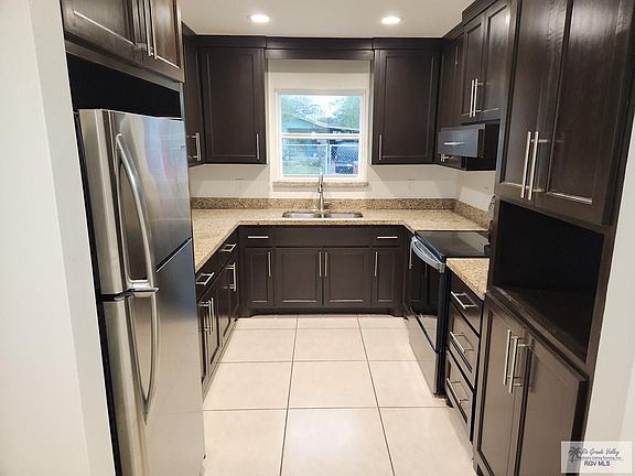 3rd image of 2044 Taylor St #B