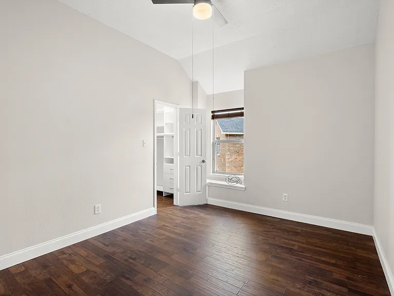 2318 Hillgrove Ct — Photo 34