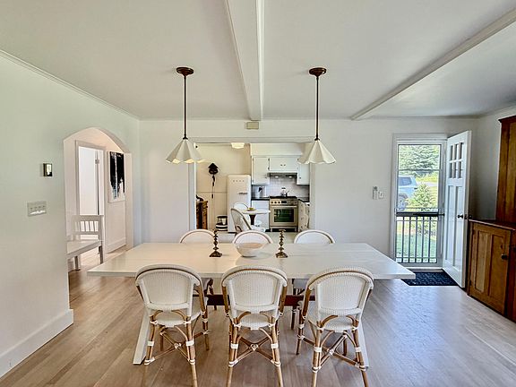 4th image of 29 Crescent Beach Road