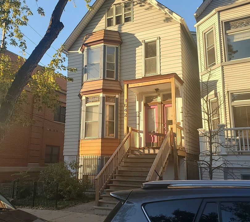 1st image of 1042 W Newport Ave #3