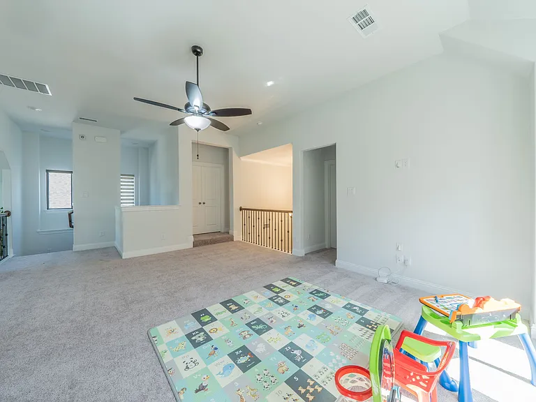 921 Bayberry Dr — Photo 15