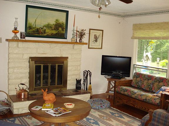 3rd image of 57 Rosebay Ln