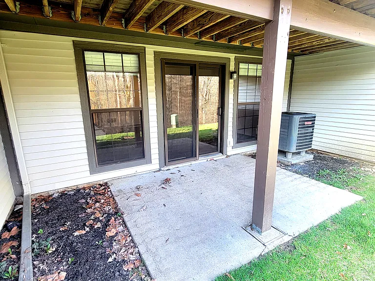 1608 Shady Cove Ln — Photo 37