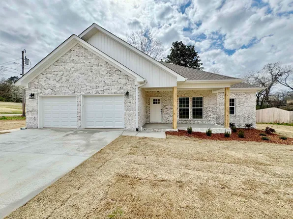 114 Berkley St, Muscle Shoals, AL 35661