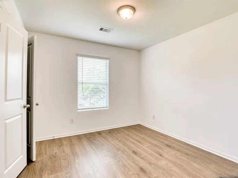 407 Magnolia St — Photo 21