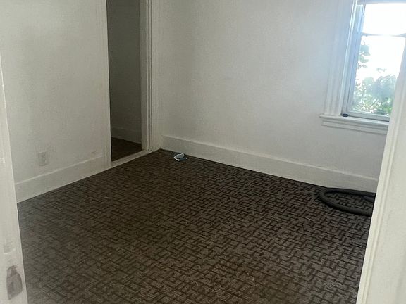 5th image of 54 Esther St #2