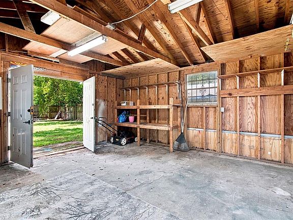 4th image of 5206 PARADE STREET