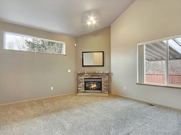 3rd image of 931 127th Street Ct E