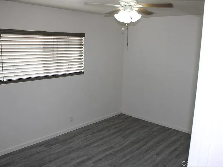 1810 W Houston Ave — Photo 9