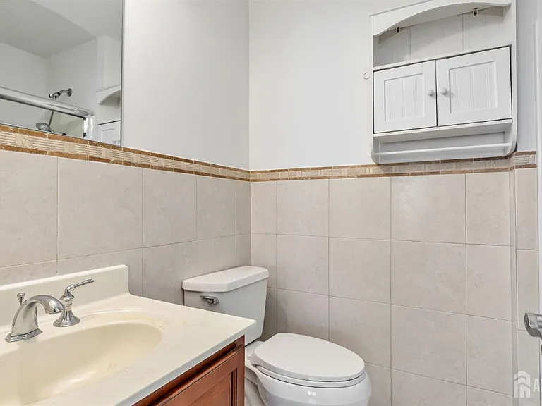 112 N Broadway St #C — Photo 29