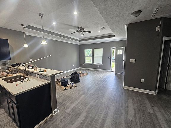5th image of 430 Shamrock Ave