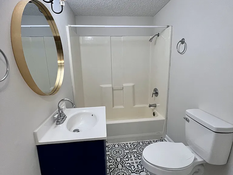 404 S Maple St — Photo 6