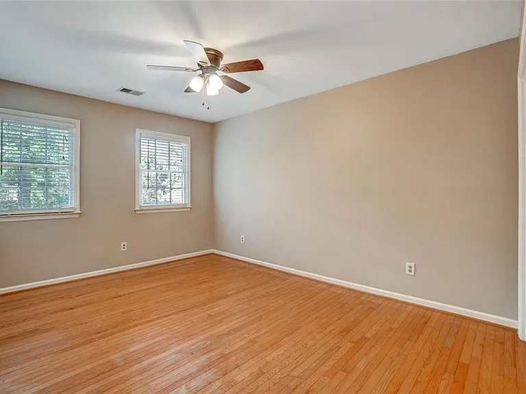 295 Oakmere Dr — Photo 25
