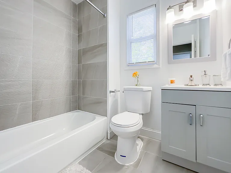 1 W Oakland Ave #15D — Photo 13