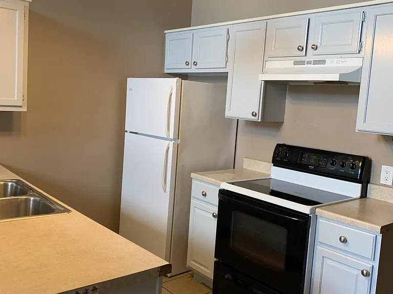 2105 W Lapham St #9 — Photo 1