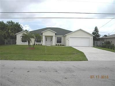 1st image of 674 SW Jeanne Ave