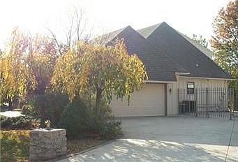 2nd image of 8701 W 104th St