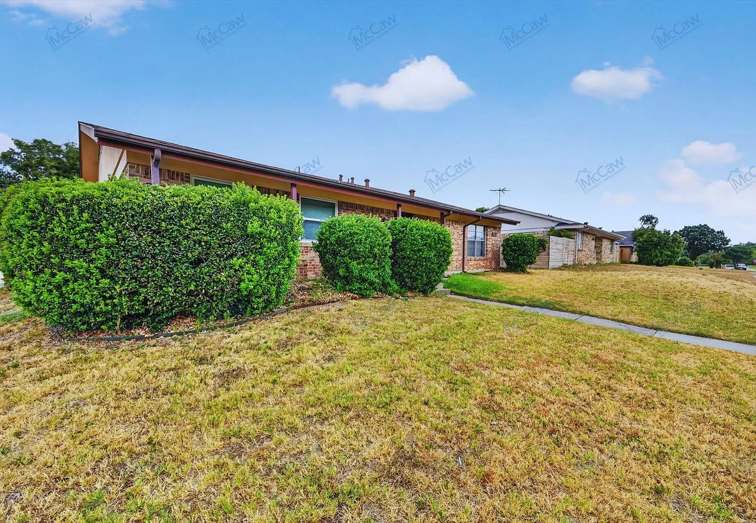2 bed, 1.0 bath, 840 sqft, $1,395 — Photo 2