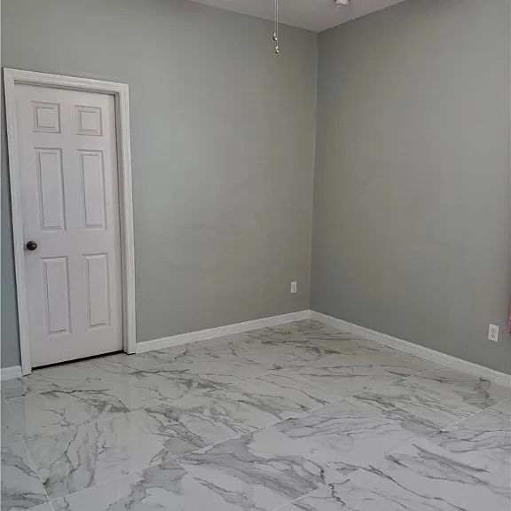 2322 SW 27th St — Photo 16