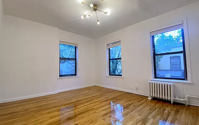 Rented by R New York | media 7