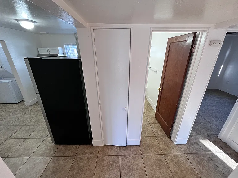 15 N Longfellow Ave #A — Photo 4
