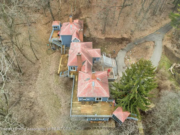 9300 Lookout Point Dr, Laingsburg, MI 48848