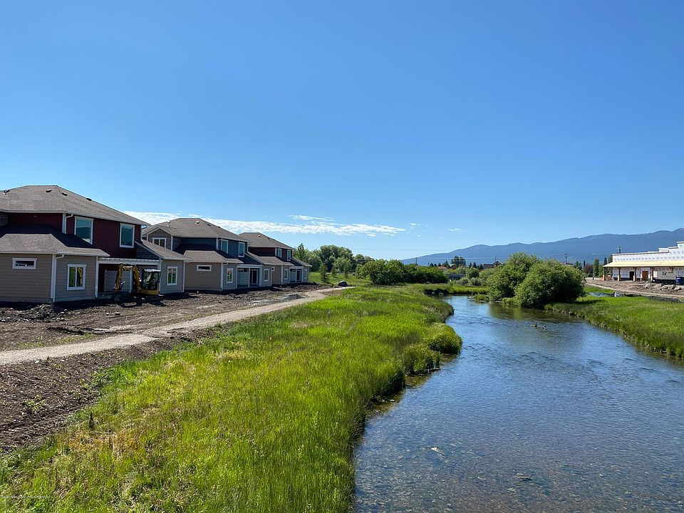 2nd image of 123 Creekside Ln #10