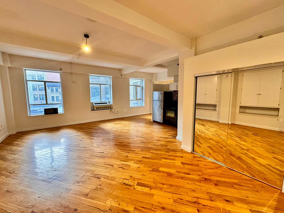1st image of 29-28 41st Ave #405