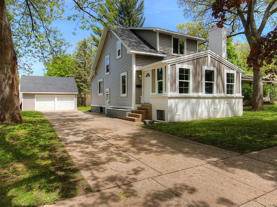 1st image of 2321 La Crosse St SW