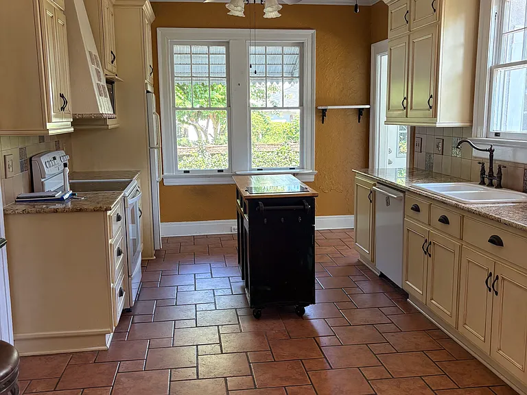 1317 Highland Ave — Photo 14