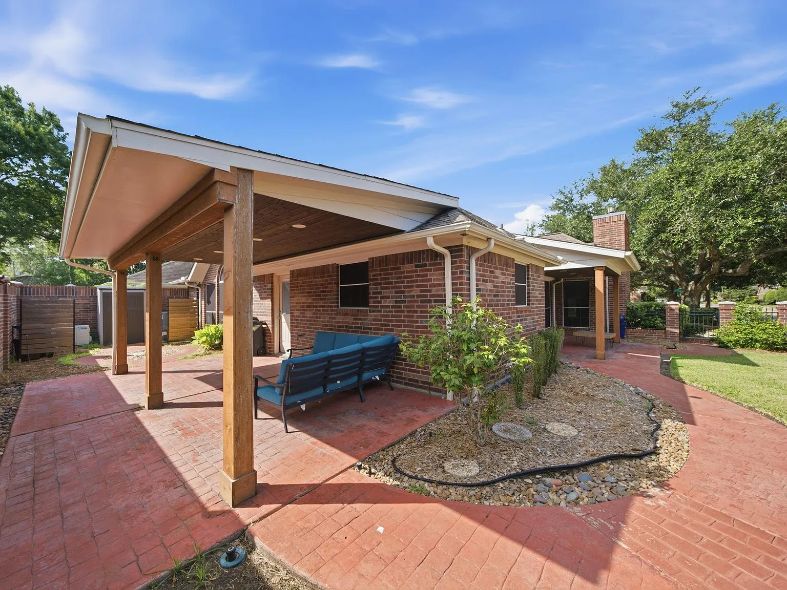 2 bed, 2.0 bath, 1929 sqft, $2,850 — Photo 4
