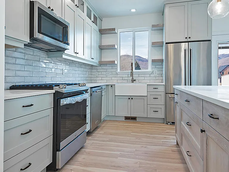 75 N 200 E — Photo 3