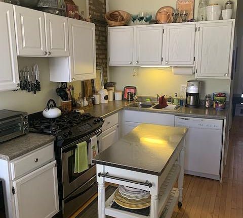 3rd image of 1949 W Cortland St #1