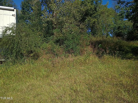 5th image of 1666 Broadway Dr
