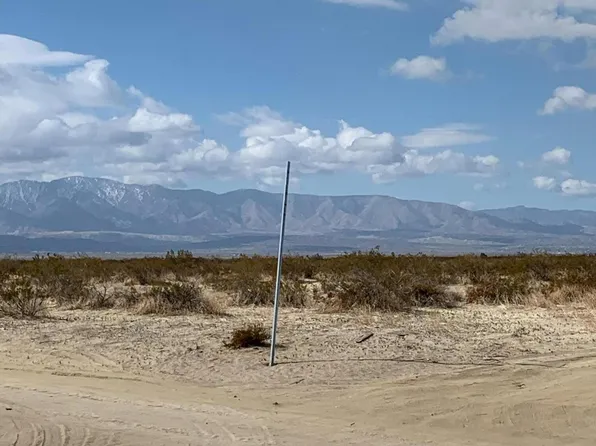 200th St E, Palmdale, CA 93591