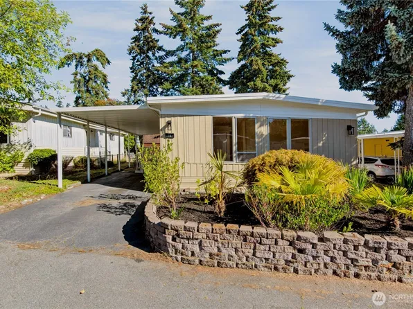5220 SW 176th Street #18, Lynnwood, WA 98037