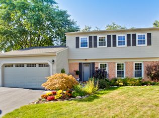 170 E Cedarwood Ct, Palatine, IL 60067