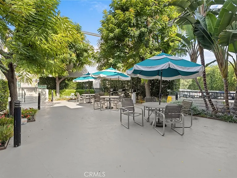4501 Cedros Ave — Photo 37