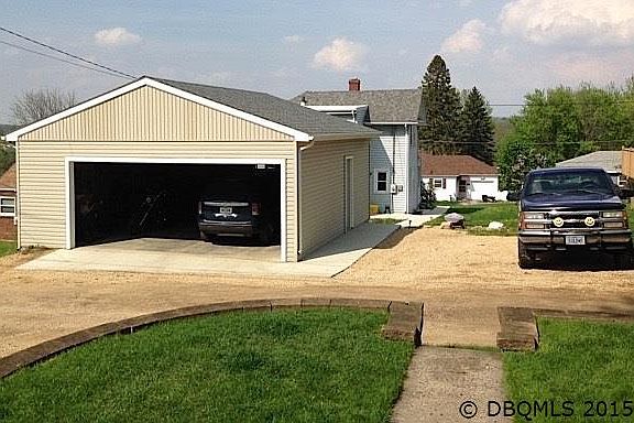 2nd image of 2955 Davenport St
