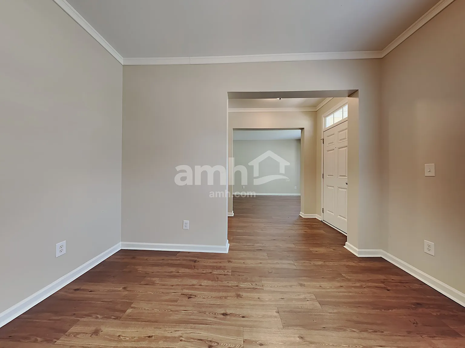4 bed, 2.5 bath, 2376 sqft, $2,850 — Photo 4