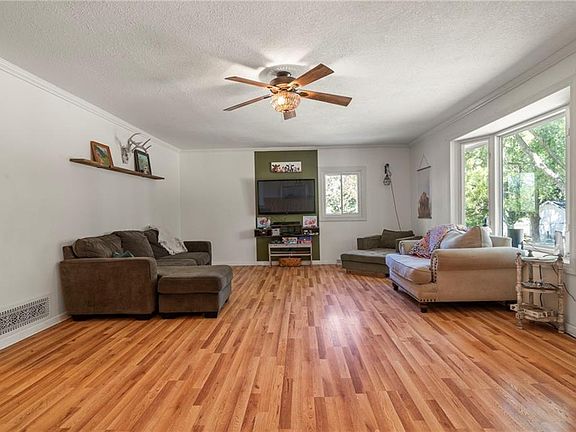 4th image of 20269 McLouth Rd