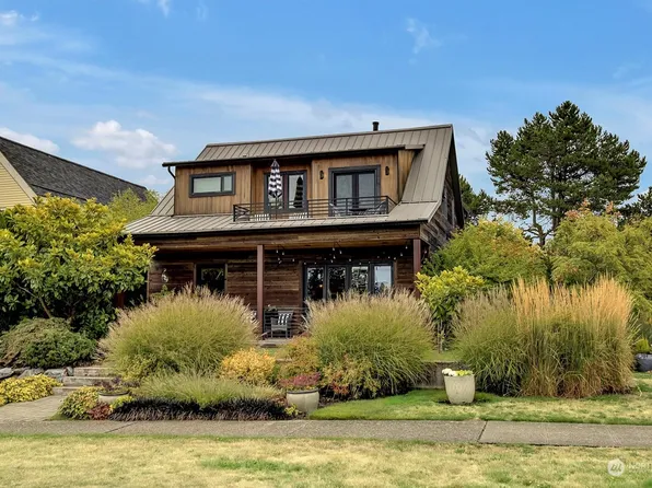 3702 29th Avenue W, Seattle, WA 98199
