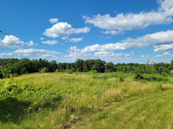 N4524 Prairie Knoll Cir, Portage, WI 53901