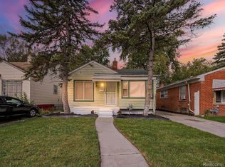 8883 Plainview Ave, Detroit, MI 48228