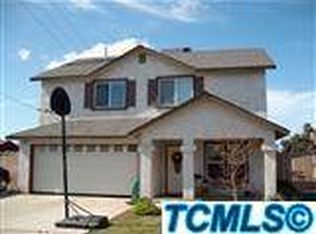 131 Pomegranate St, Woodlake, CA 93286