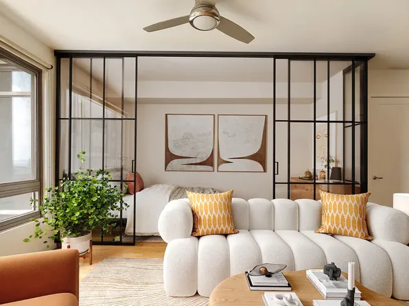 500 4th Avenue image 2 of 12