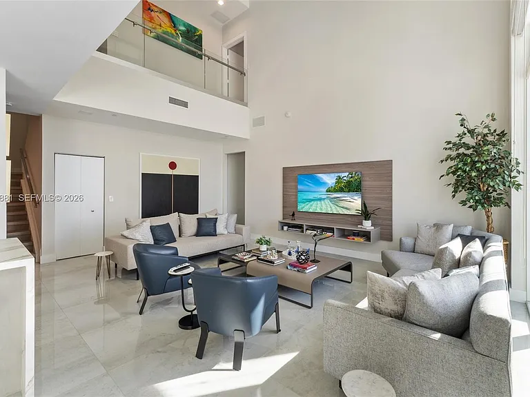 950 Brickell Bay Dr #5507 — Photo 2