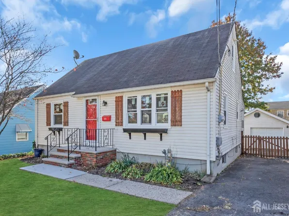 105 Hillside Ave, Woodbridge, NJ 07095