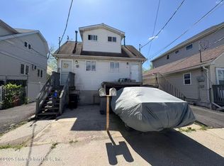 182 Freeborn St, Staten Island, NY