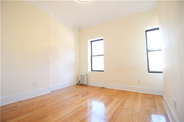 2nd image of 4 Douglass St APT 3r